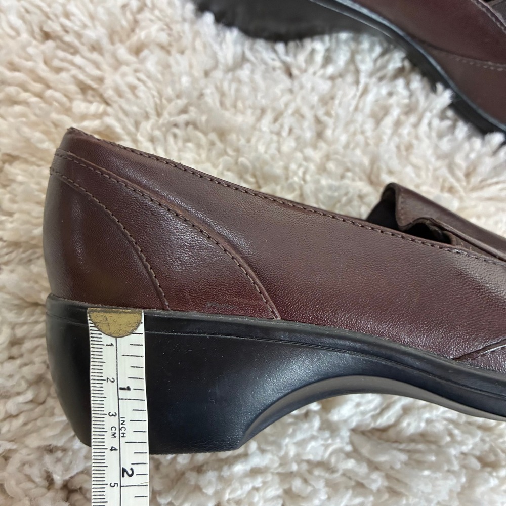 Clarks Leather Slip‎ On Wedge Loafers Women's 7 Office Comfort Support Neutral - Picture 8 of 8